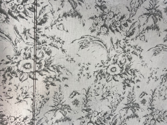 Tissu vinyle fleurs grises