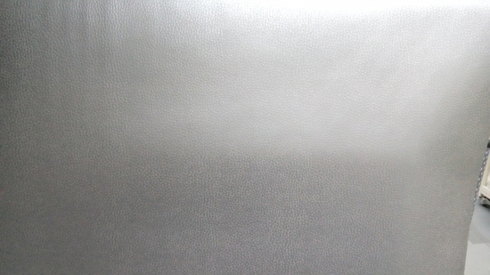 Tissu simili cuir argenté mat