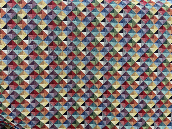 Tissu jacquard triangles multicolores