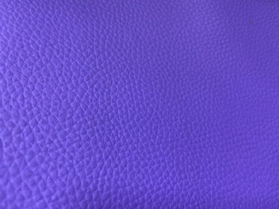 Tissu simili cuir violet
